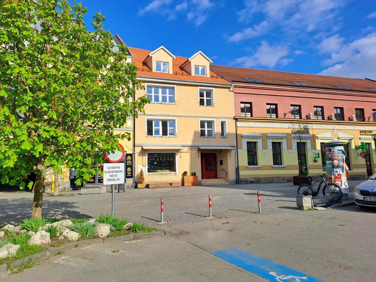 7 Level Central Apartments Csíkszereda Kültér fotó