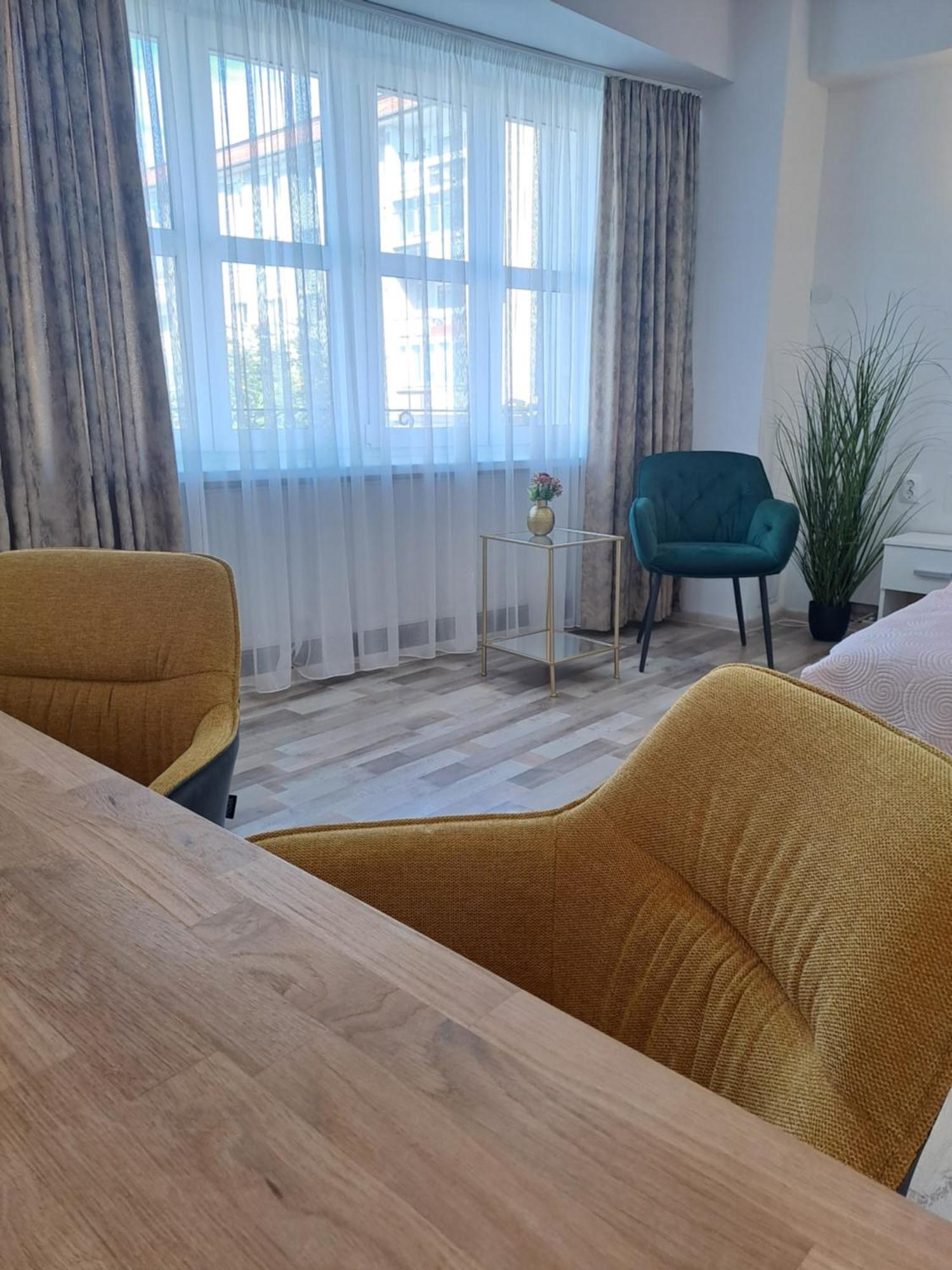 7 Level Central Apartments Csíkszereda Kültér fotó