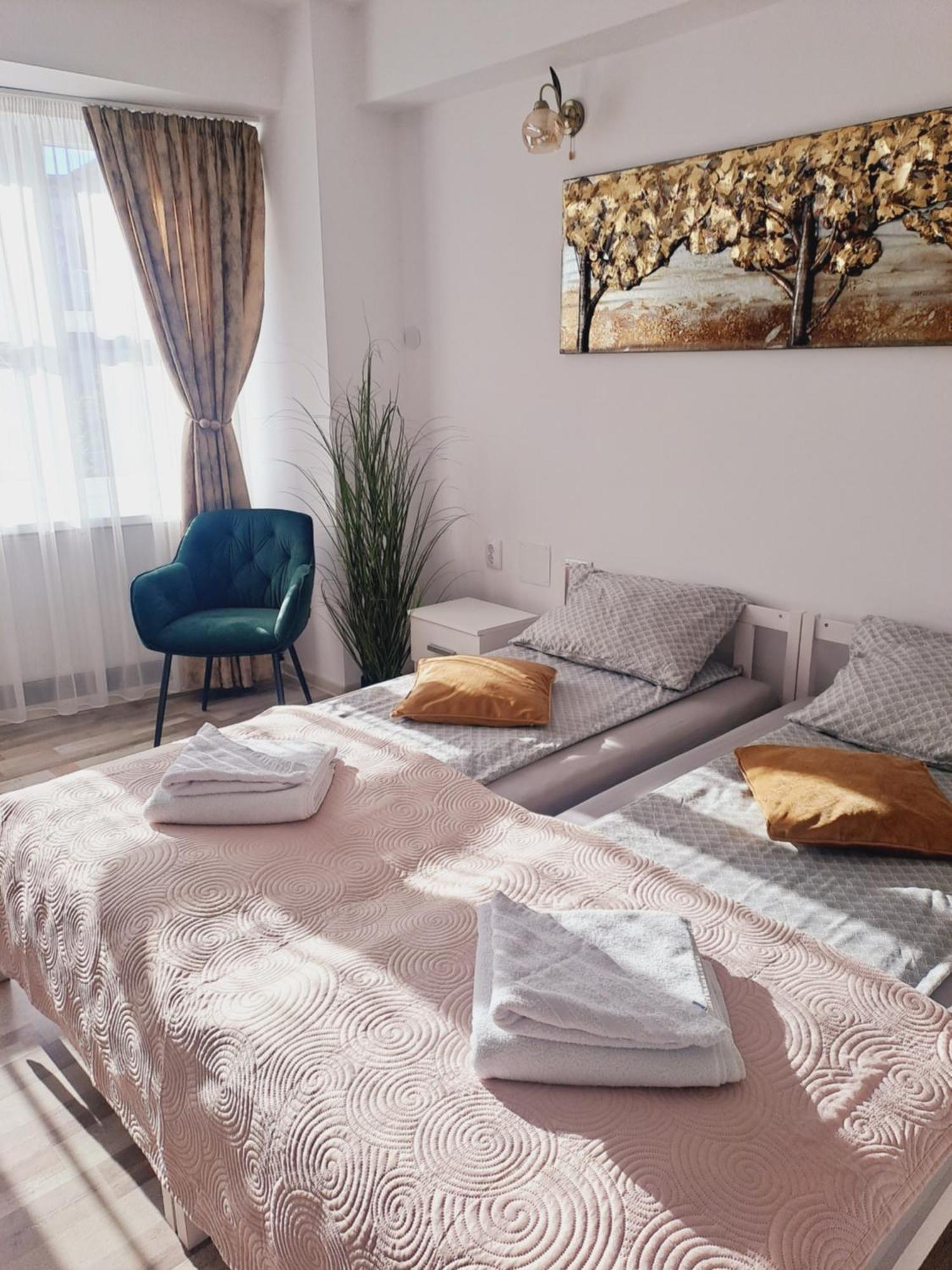 7 Level Central Apartments Csíkszereda Szoba fotó